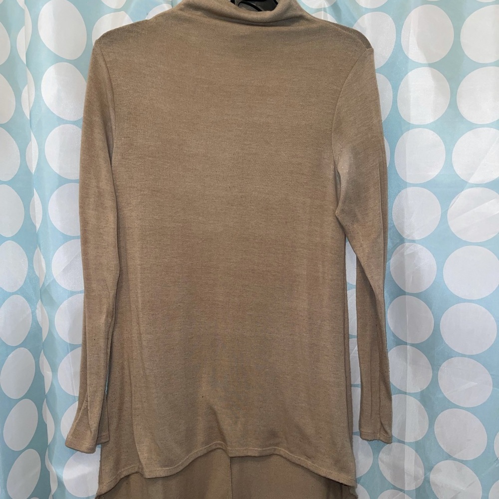 Long sleeves shirt to wear with leggings (make offer)